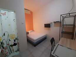 OYO 93274 Oren Home Bekasi