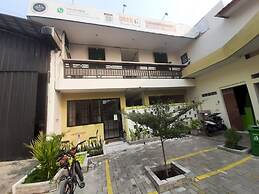 OYO 93274 Oren Home Bekasi