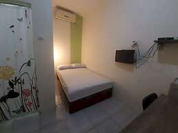 OYO 93274 Oren Home Bekasi