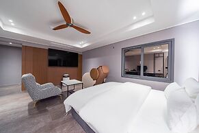 Jecheon The Wall Hotel