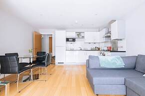 Contemporary 1BD Flat - Bristol City Centre!