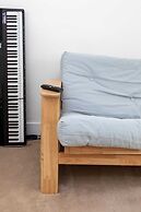 Spacious 1BD Flat w/ Garden - Hammersmith!