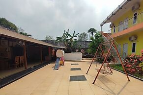 OYO 93252 Garuda Bandara Guesthouse