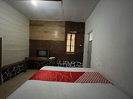 OYO 93277 Villa Kemiloko Syariah