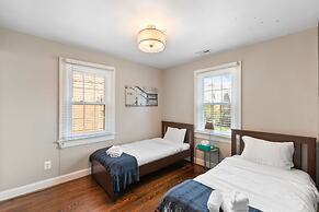 Massive 5BR Historic CozySuites House