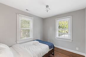 Massive 5BR Historic CozySuites House