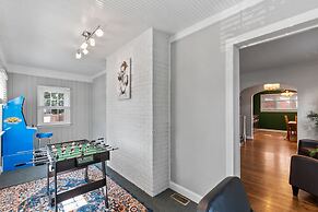 Massive 5BR Historic CozySuites House