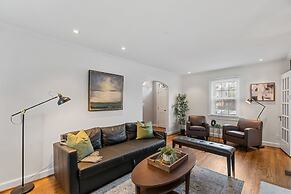 Massive 5BR Historic CozySuites House