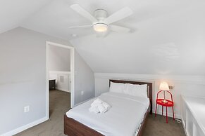 Massive 5BR Historic CozySuites House