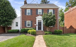 Massive 5BR Historic CozySuites House