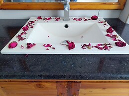 Elegance Retreat Manali Luxury Stay