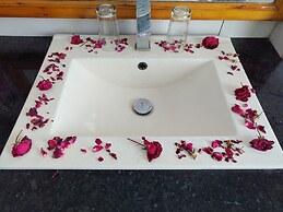 Elegance Retreat Manali Luxury Stay