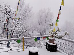 Elegance Retreat Manali Luxury Stay