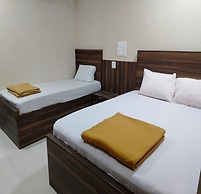 Sri Sivalakshmi AC Guest House