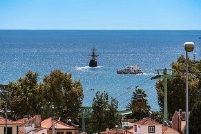Casa Strelitzia by An Island Apart