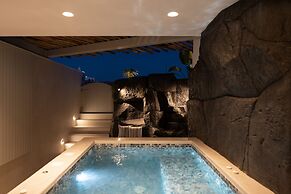 Aegean Diamonds Luxury Suites