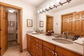 Strawberry Park Condos Feature Ski-in Ski-out And Outdoor Heated Pool 