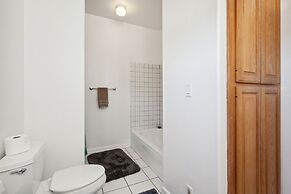 Coastal Haven In Oceanside: Cozy Beach Getaway 3 Bedroom Home by RedAw