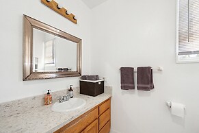 Coastal Haven In Oceanside: Cozy Beach Getaway 3 Bedroom Home by RedAw