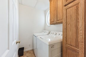 Coastal Haven In Oceanside: Cozy Beach Getaway 3 Bedroom Home by RedAw