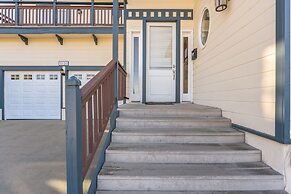 Coastal Haven In Oceanside: Cozy Beach Getaway 3 Bedroom Home by RedAw