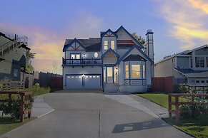 Coastal Haven In Oceanside: Cozy Beach Getaway 3 Bedroom Home by RedAw