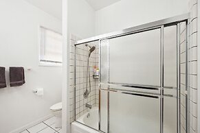 Coastal Haven In Oceanside: Cozy Beach Getaway 3 Bedroom Home by RedAw