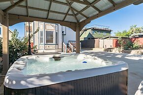 Coastal Haven In Oceanside: Cozy Beach Getaway 3 Bedroom Home by RedAw