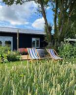 Impeccable 2-bed Cottage Near Woodbridge