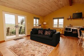 Impeccable 2-bed Cottage Near Woodbridge