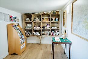 Impeccable 2-bed Cottage Near Woodbridge