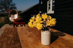 Impeccable 2-bed Cottage Near Woodbridge