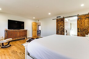 'full Circle Ranch' w/ Pool & Views in Cave Creek