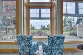Lakefront Algoma Home w/ Deck, Grill & Fireplace