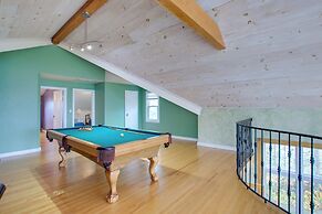 Lakefront Algoma Home w/ Deck, Grill & Fireplace