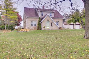 Lakefront Algoma Home w/ Deck, Grill & Fireplace