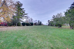 Lakefront Algoma Home w/ Deck, Grill & Fireplace