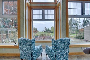 Lakefront Algoma Home w/ Deck, Grill & Fireplace