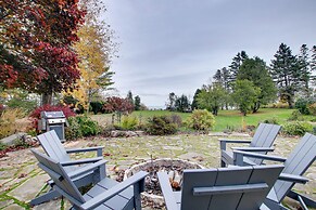 Lakefront Algoma Home w/ Deck, Grill & Fireplace