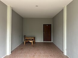 Baanmae Resort Thachana Suratthani