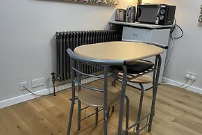 Impeccable 1-bed Apartment in Sevenoaks, Kent