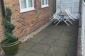 Impeccable 1-bed Apartment in Sevenoaks, Kent