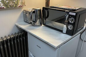 1br-sleeps4-freeparking-london-40mins
