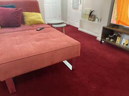 1br-sleeps4-freeparking-london-40mins