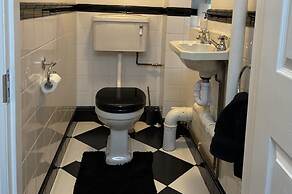 1br-sleeps4-freeparking-london-40mins