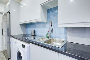 6 - 7 Beds-sleeps 12-elizabeth Line-free Parking