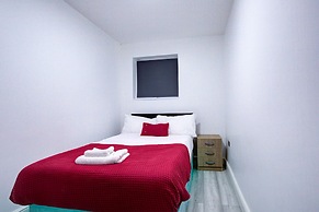 6 - 7 Beds-sleeps 12-elizabeth Line-free Parking