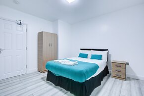 6 - 7 Beds-sleeps 12-elizabeth Line-free Parking