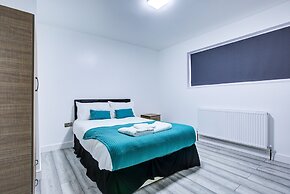 6 - 7 Beds-sleeps 12-elizabeth Line-free Parking