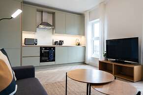 The Battersea Place - Charming 4bdr Flat